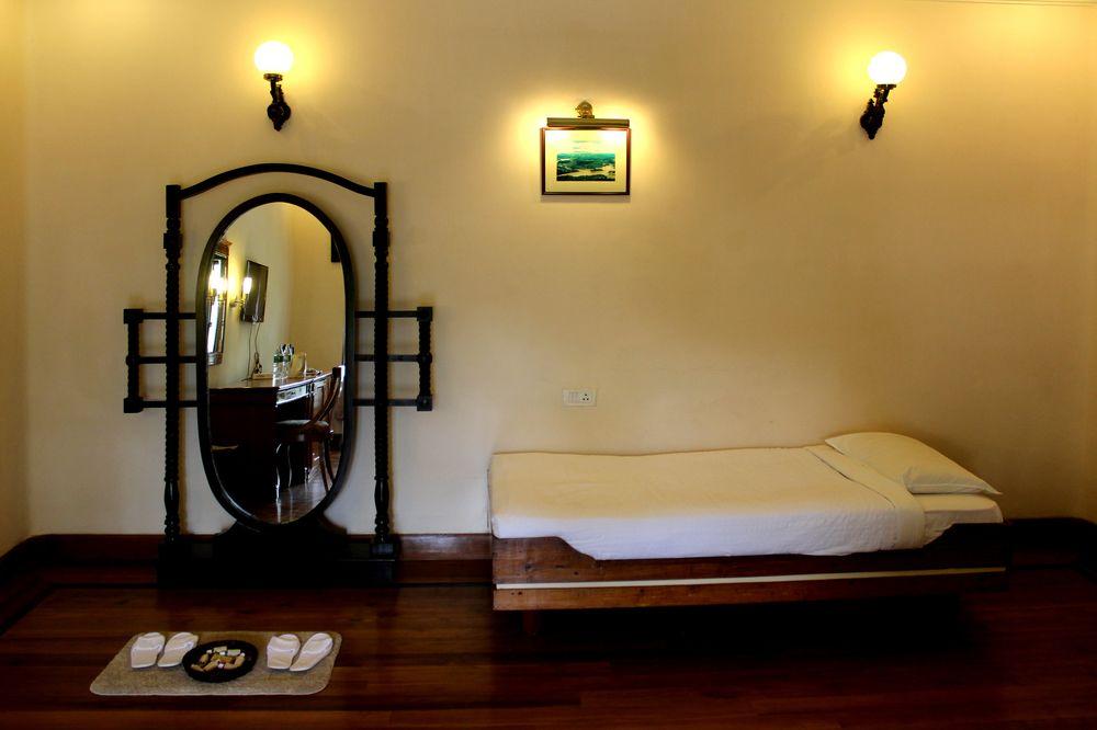 Hotel Aranya Nivas à Thekkady Extérieur photo
