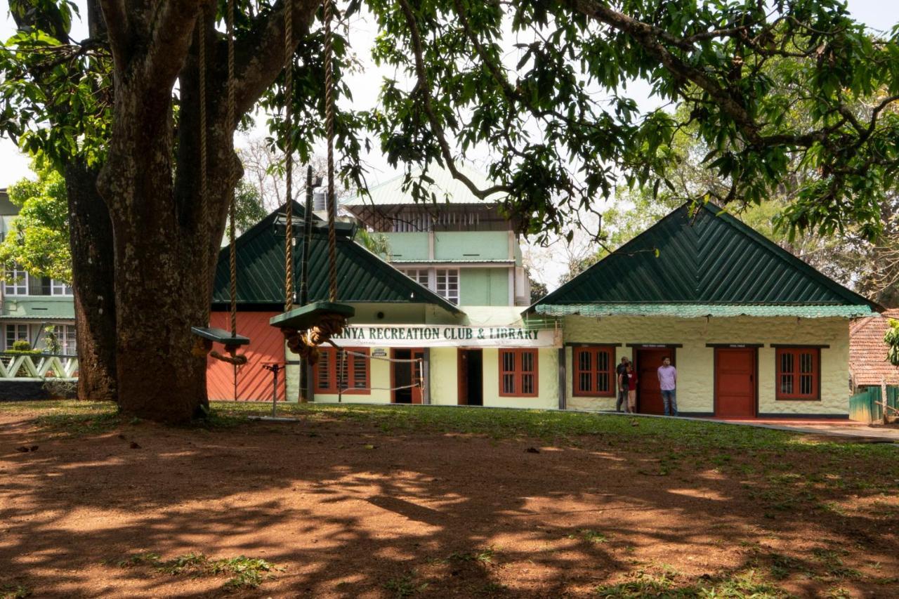 Hotel Aranya Nivas à Thekkady Extérieur photo