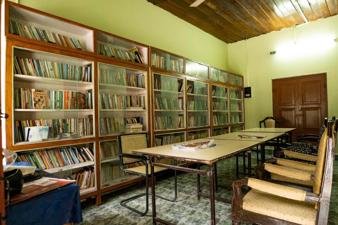 Hotel Aranya Nivas à Thekkady Extérieur photo