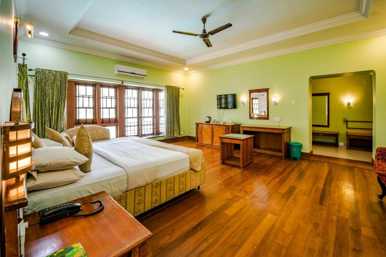 Hotel Aranya Nivas à Thekkady Extérieur photo