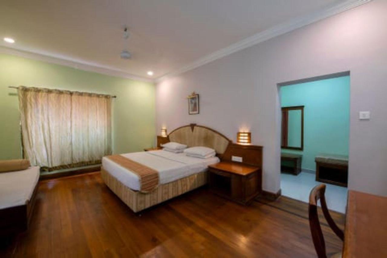Hotel Aranya Nivas à Thekkady Extérieur photo